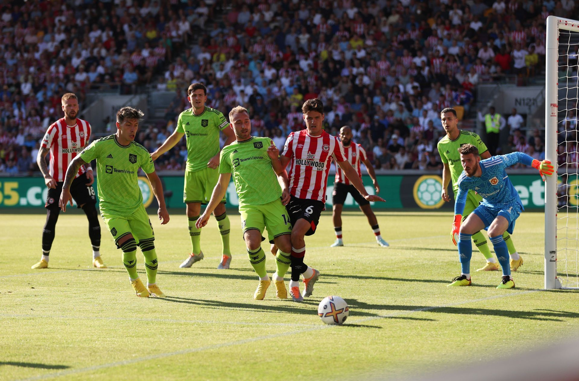 Brentford FC v Manchester United - Premier League