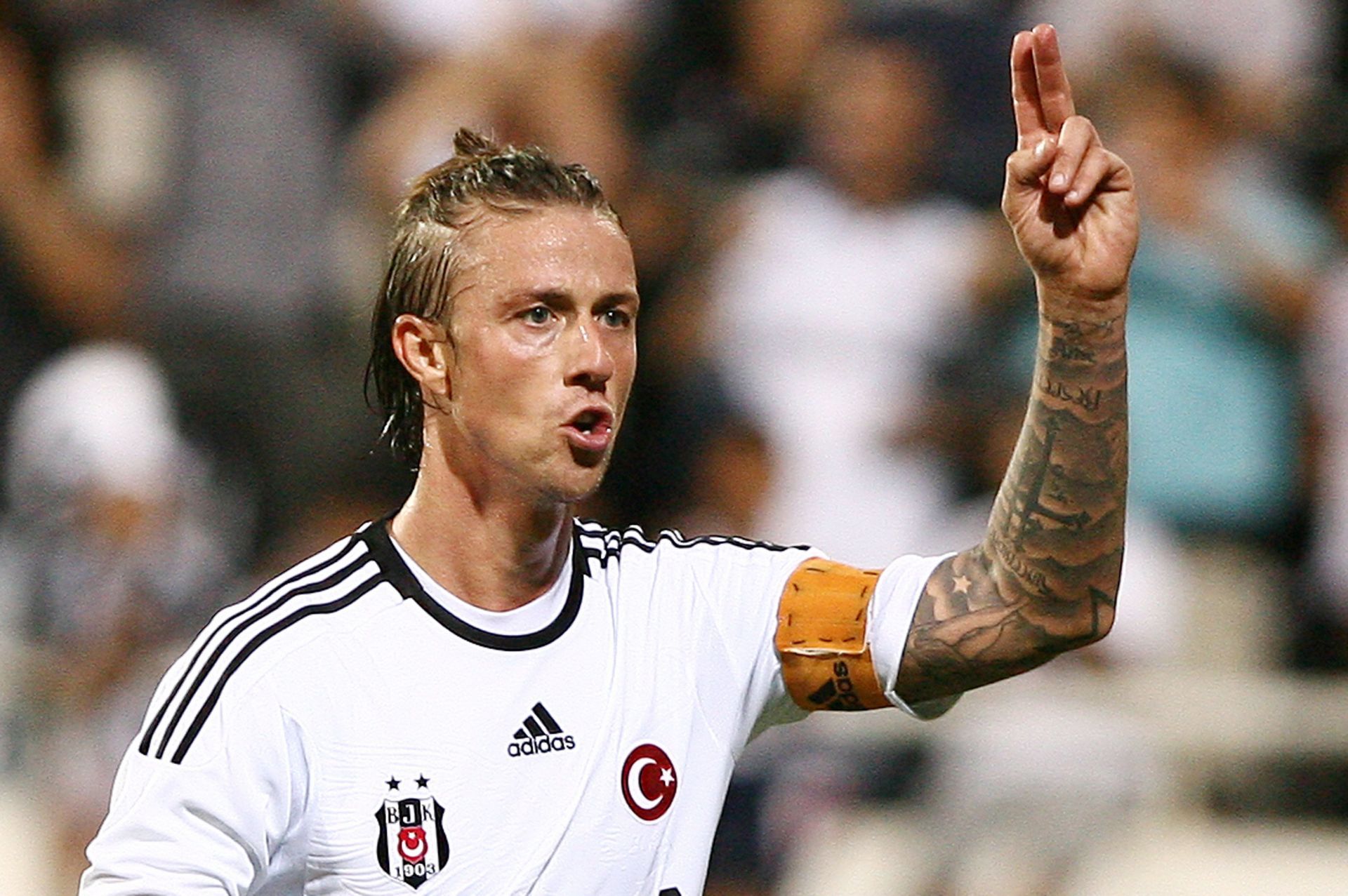 Guti believes a new striker is needed at the Santiago Bernabeu.