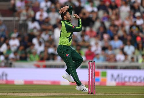 Usman Qadir in a T20I against England. (Image Credits: Getty)