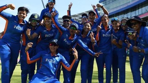 India women's cricket team celebrate after beating England in the semifinal of CWG 2022.