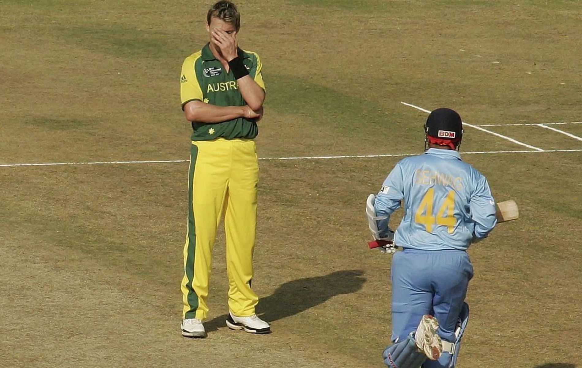 Brett Lee (L) and Virender Sehwag.