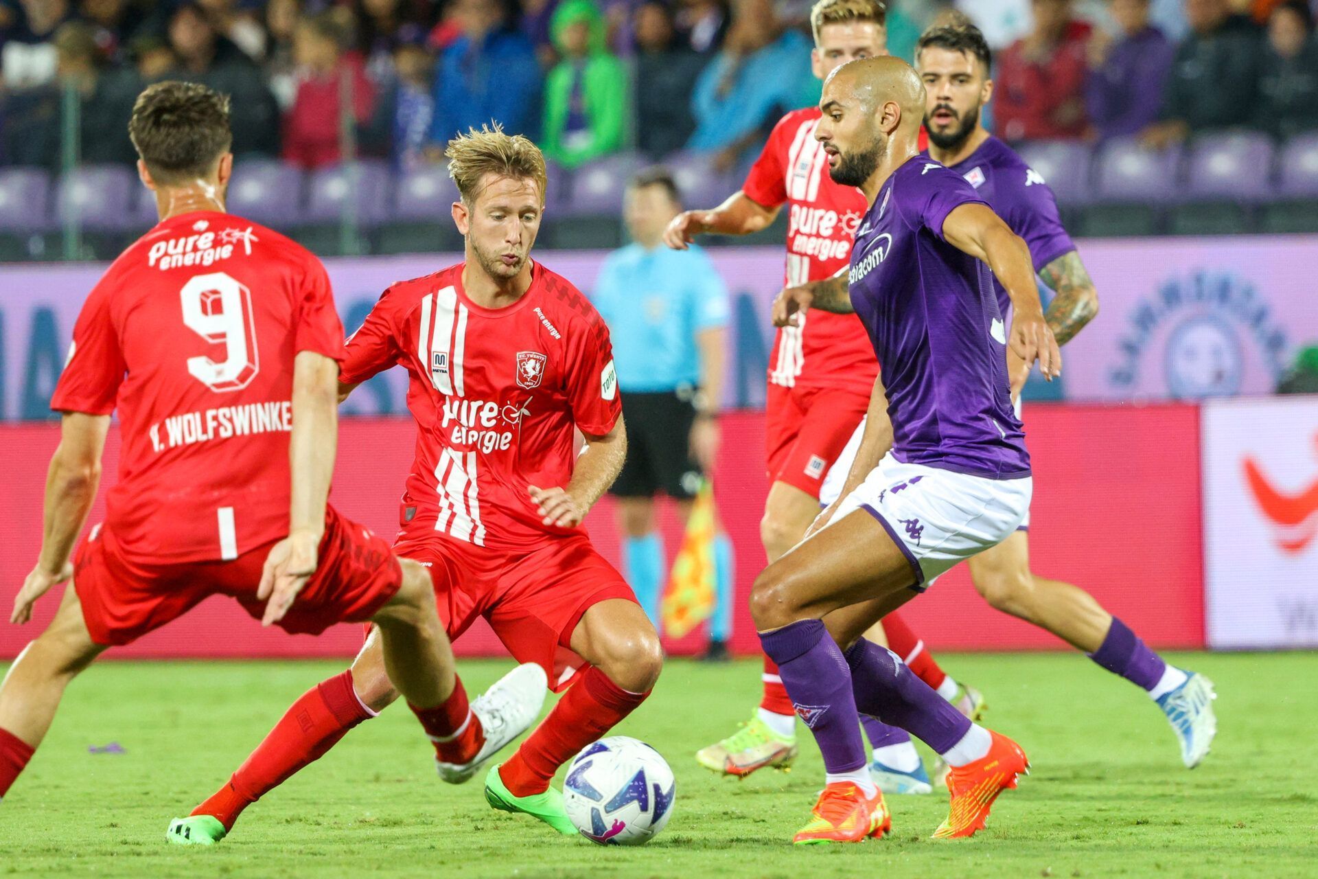 Twente and Fiorentina will lock horns in the UEFA Conference League playoff on Thursday.
