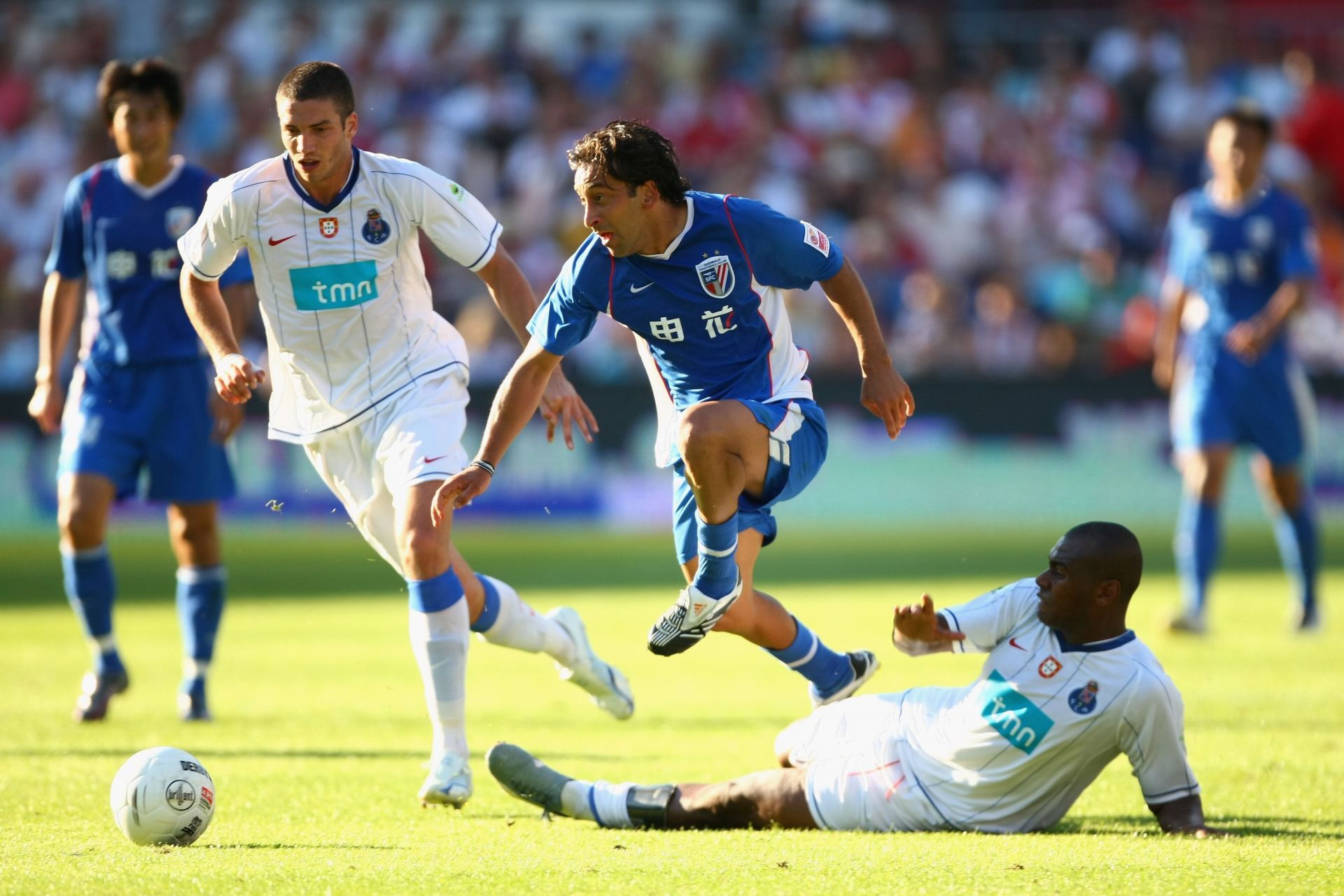 FC Porto v Shanghai Shenhua - Rotterdam Tournament