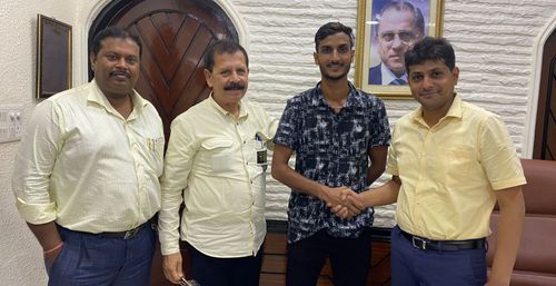 Shahbaz Ahmed (3rd from L) has replaced Washington Sundar in India squad for Zimbabwe series. (Credits: CAB)