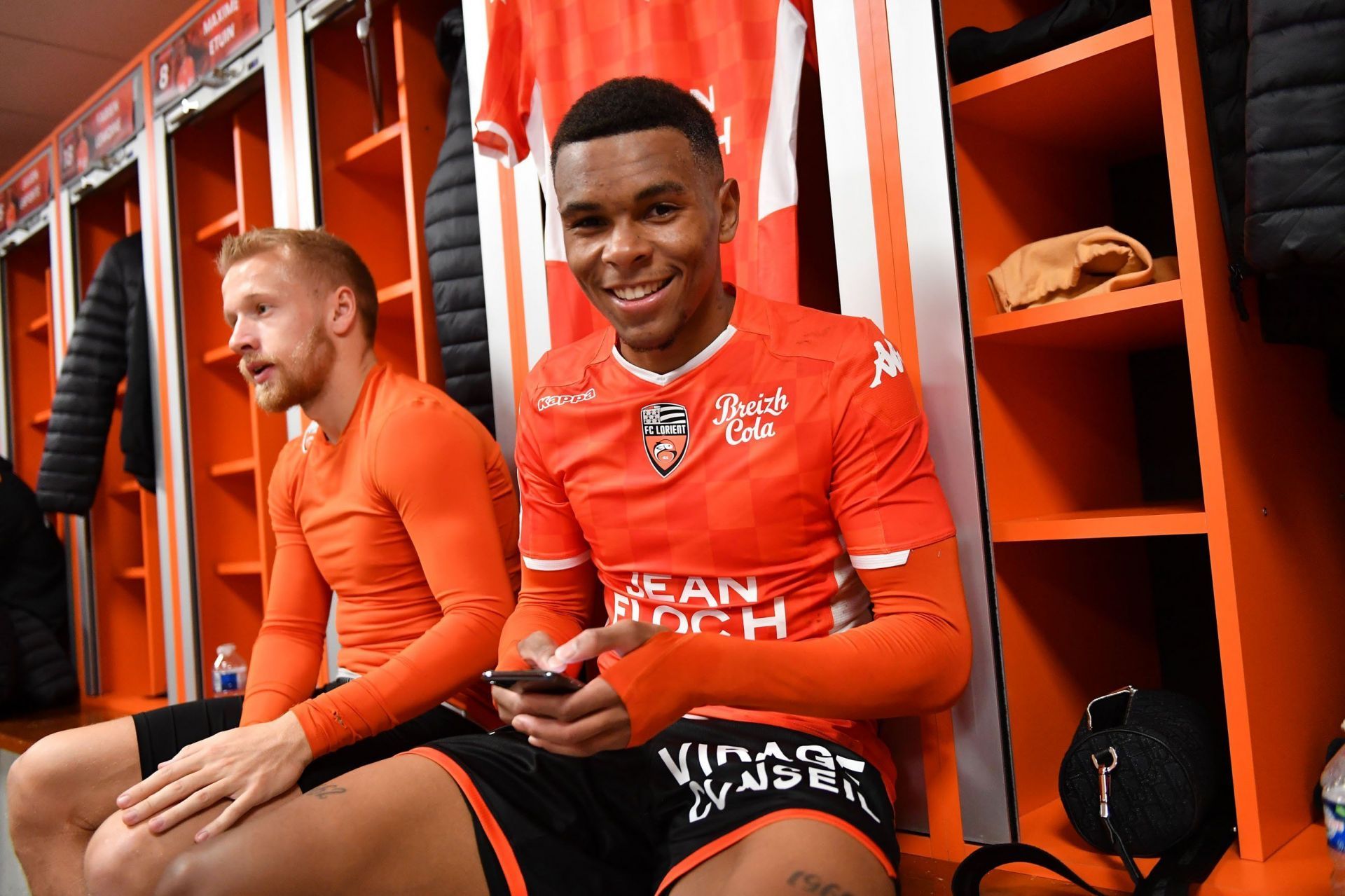 Armand Lauriente in the FC Lorient dressing room (Source: Twitter)