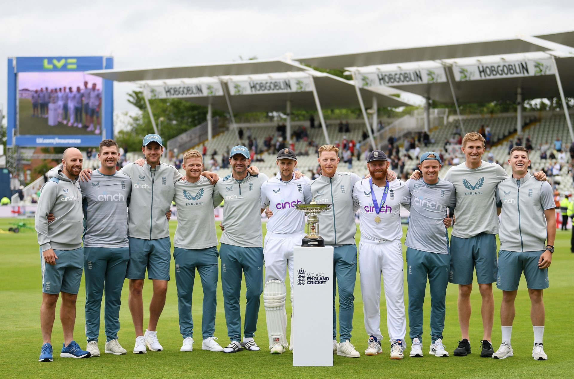 England celebrate their win against India. (Credits: Getty)