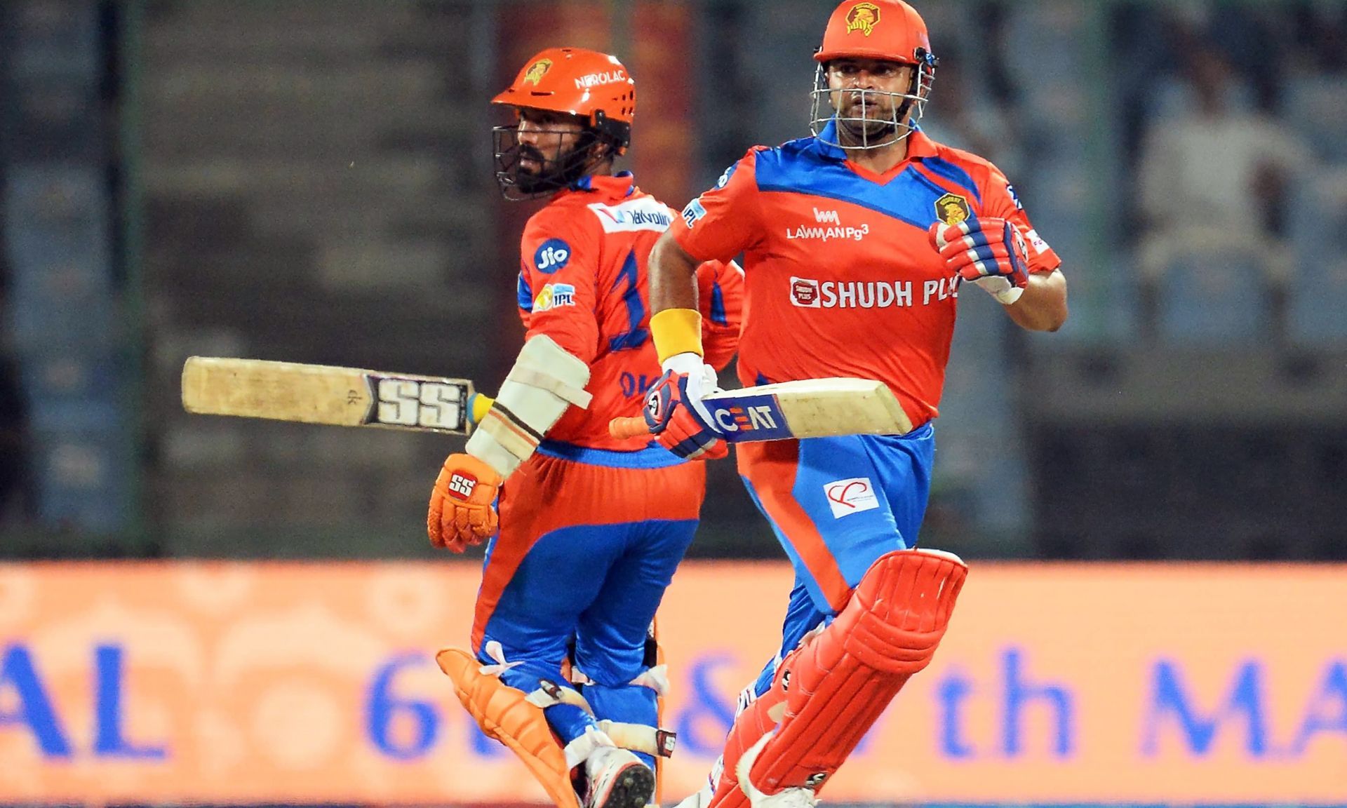 Suresh Raina (R) and Dinesh Karthik (L) played together in IPL for Gujarat Lions. (Picture Courtesy: Dawn)