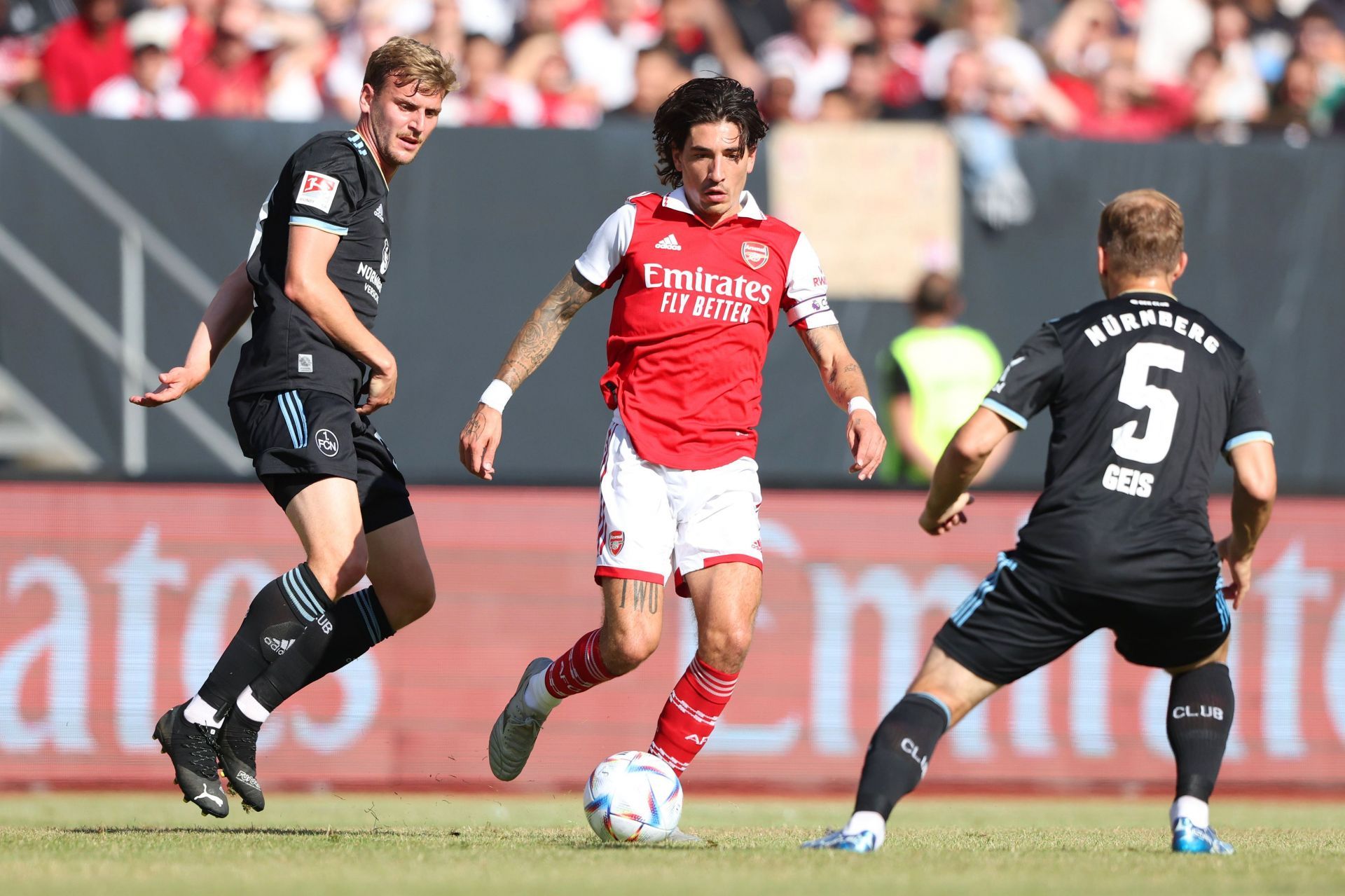 Hector Bellerin set to join Barcelona