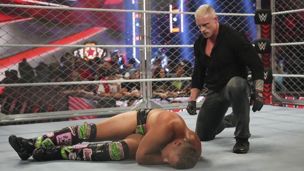 Dexter Lumis puts The Miz to Sleep