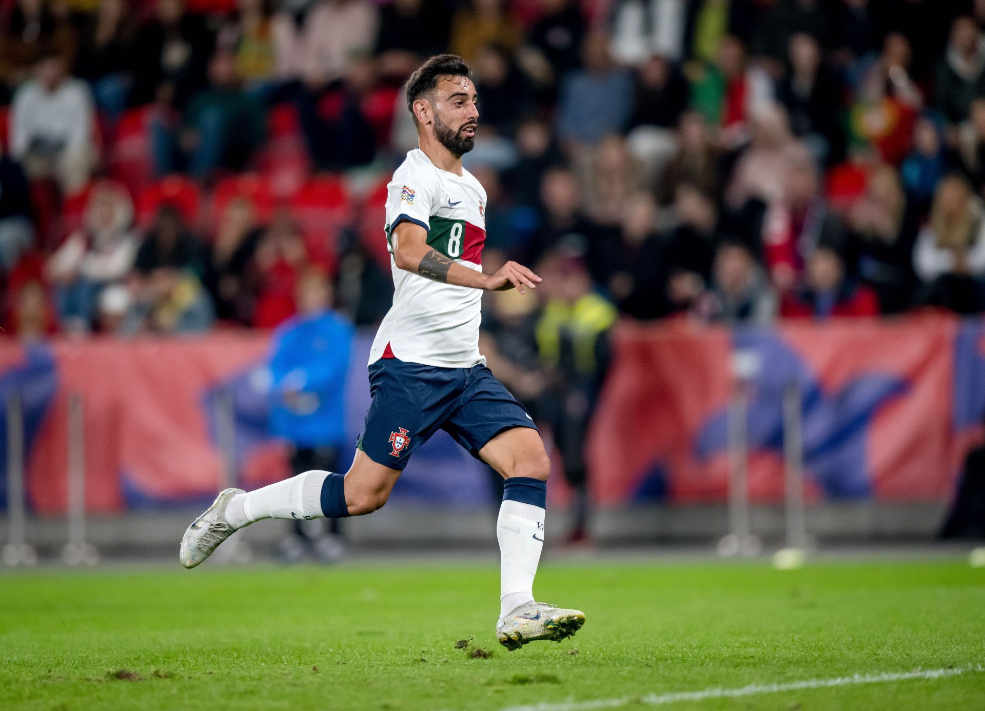 Bruno Fernandess ina action against Czech Republic: UEFA Nations League - League Path Group 2