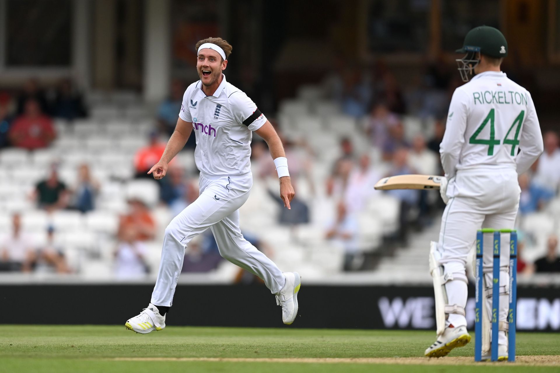 Stuart Broad celebrates Ryan Rickleton's wicket. (Credits: Getty)