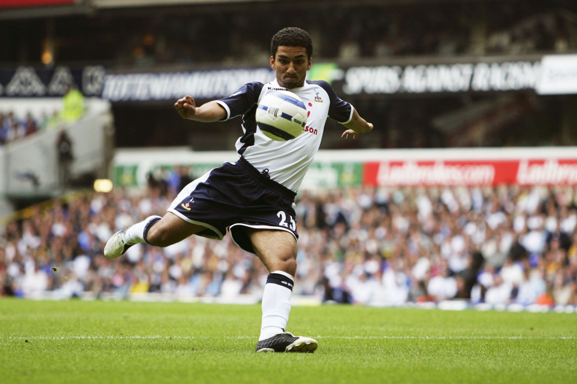 Aaron Lennon in action as a teenager