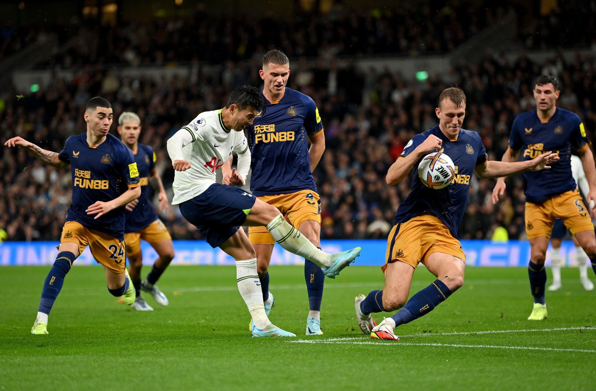 Tottenham Hotspur vs Newcastle United - Premier League