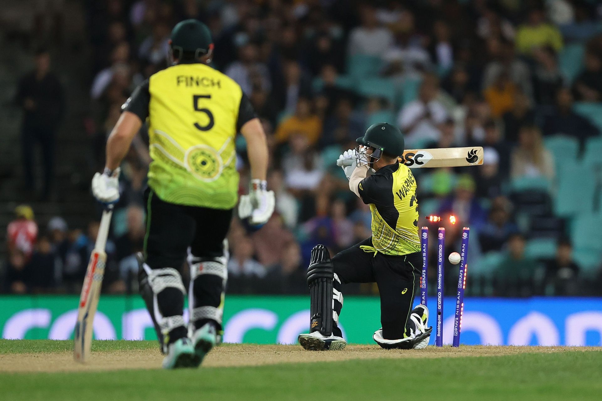 David Warner had an unfortunate dismissal in Australia&#039;s opening game against New Zealand.