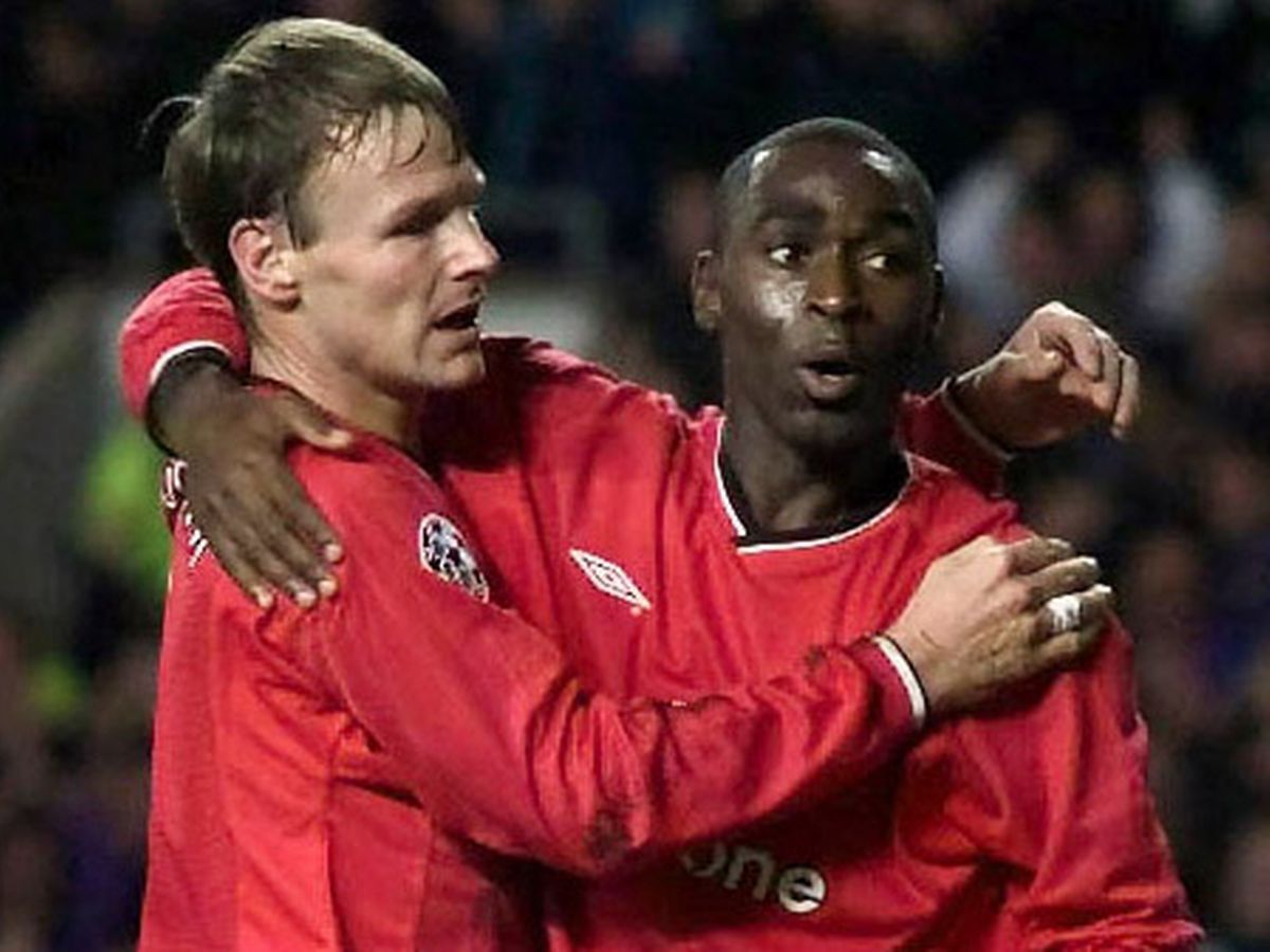 Teddy Sheringham and Andy Cole (pic cred: Daily Star)