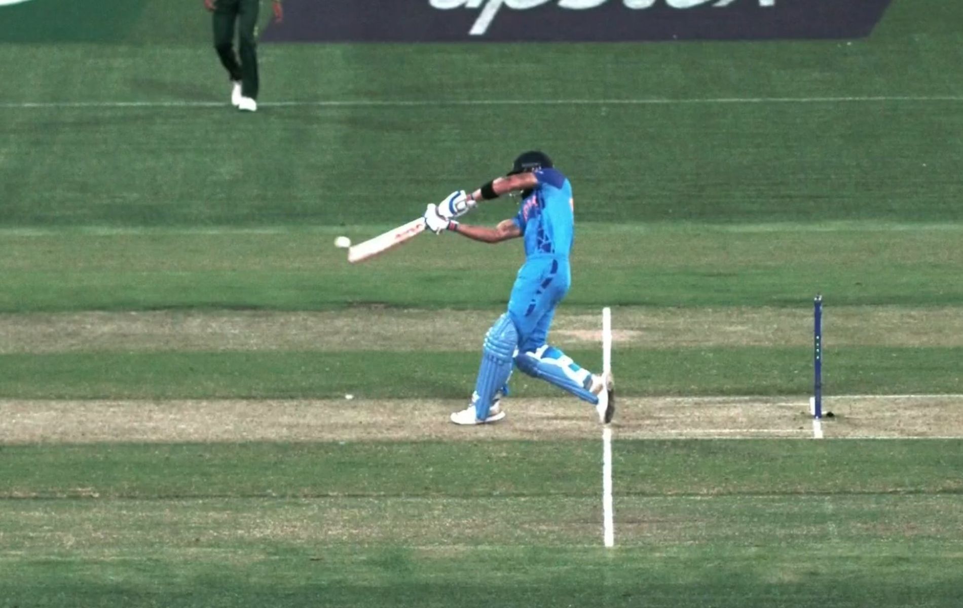 Virat Kohli in action. (Pic: Twitter) 