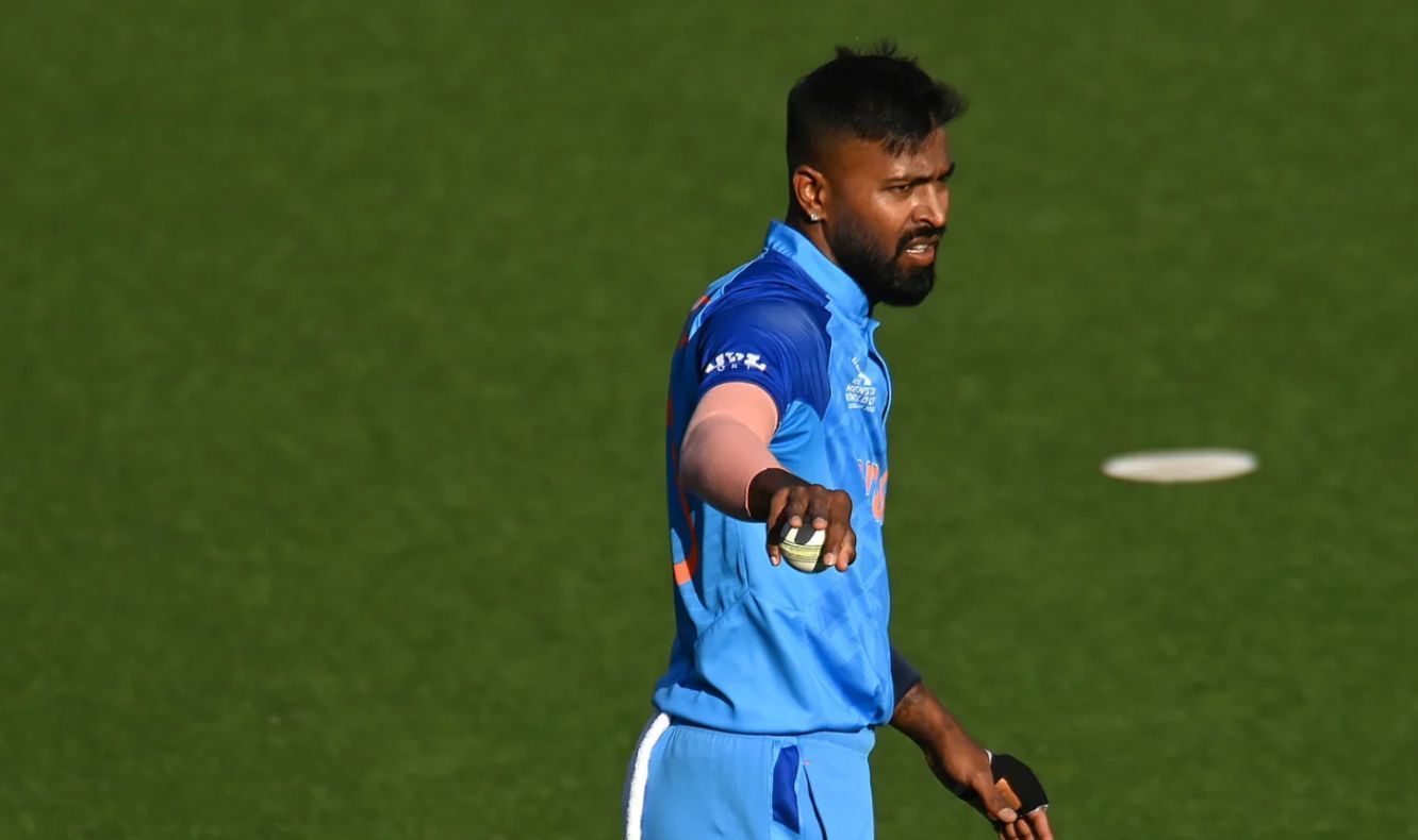 Hardik Pandya&#039;s two-wicket over put Pakistan in a spot of bother