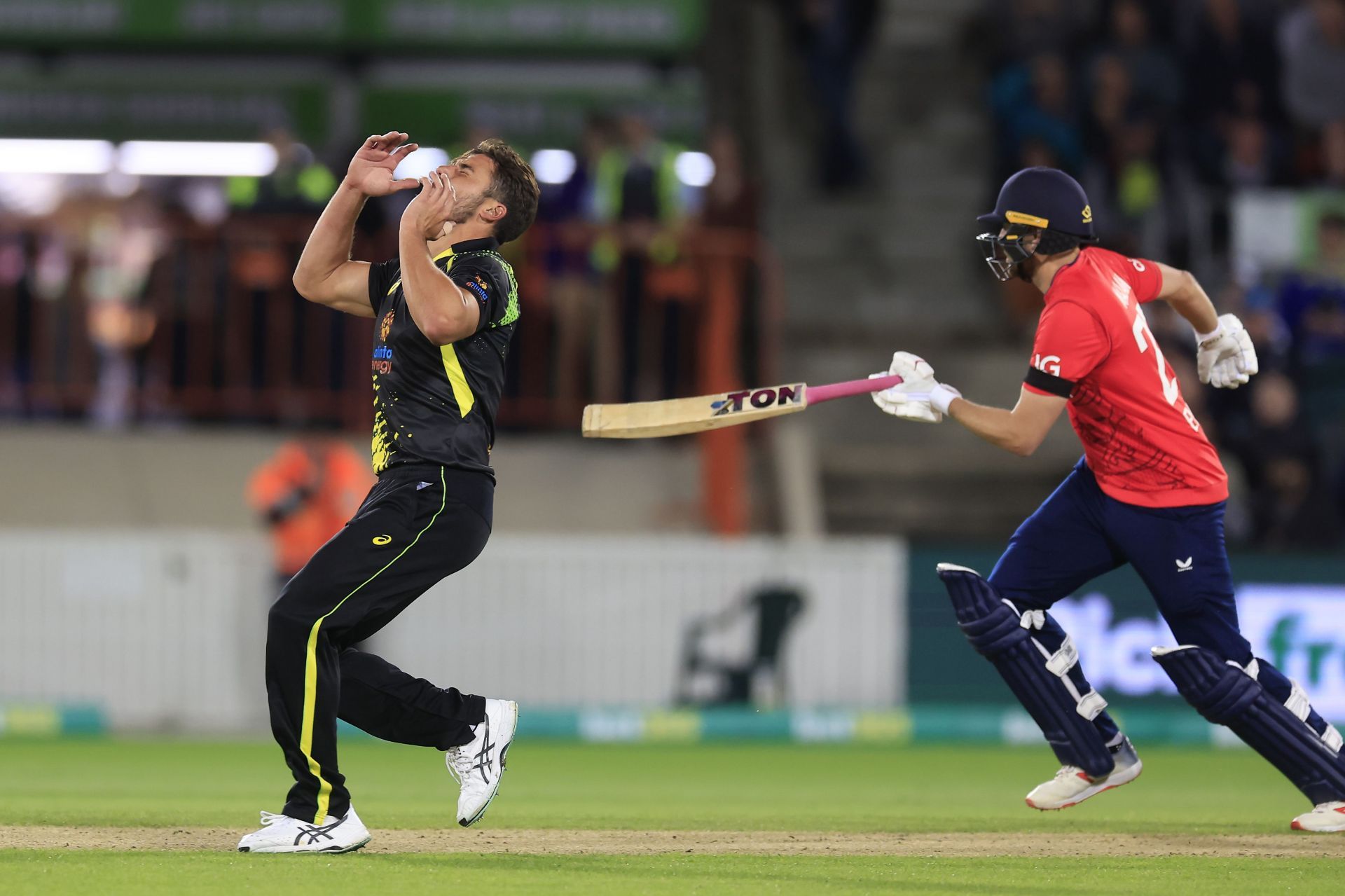 Australia v England - T20I Series: Game 2