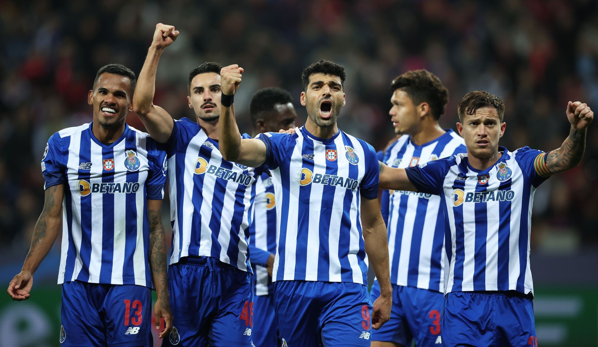 Bayer 04 Leverkusen v FC Porto: Group B - UEFA Champions League