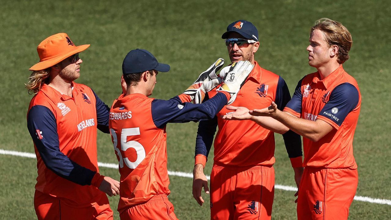 The Netherlands seamers picked up six of the eight Bangladesh wickets. [P/C: T20 World Cup/Twitter]