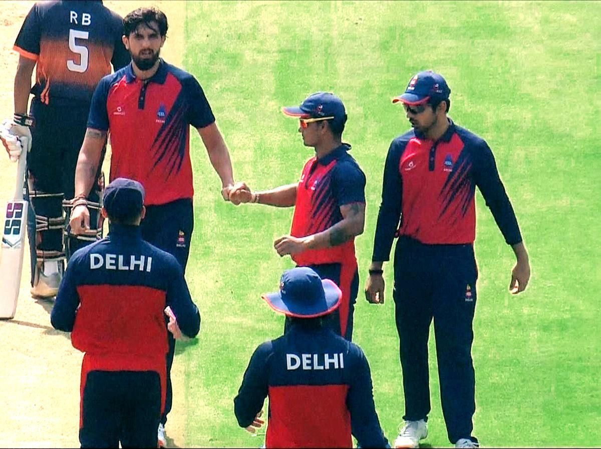 &quot;We have given a certain role to Ishant and he is really helping all the bowlers&quot; - Delhi head coach Abhay Sharma on the influence of the veteran seamer in the squad 