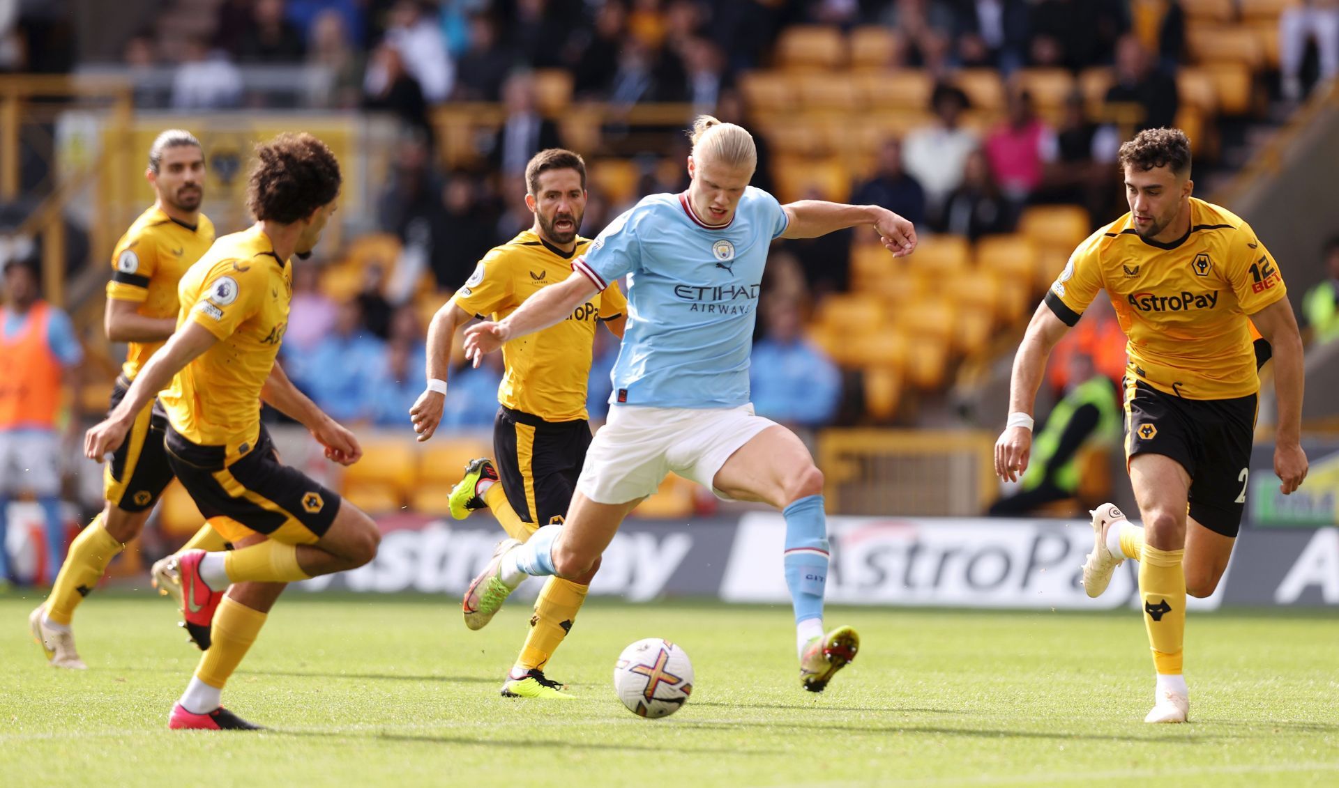 Wolverhampton Wanderers v Manchester City - Premier League