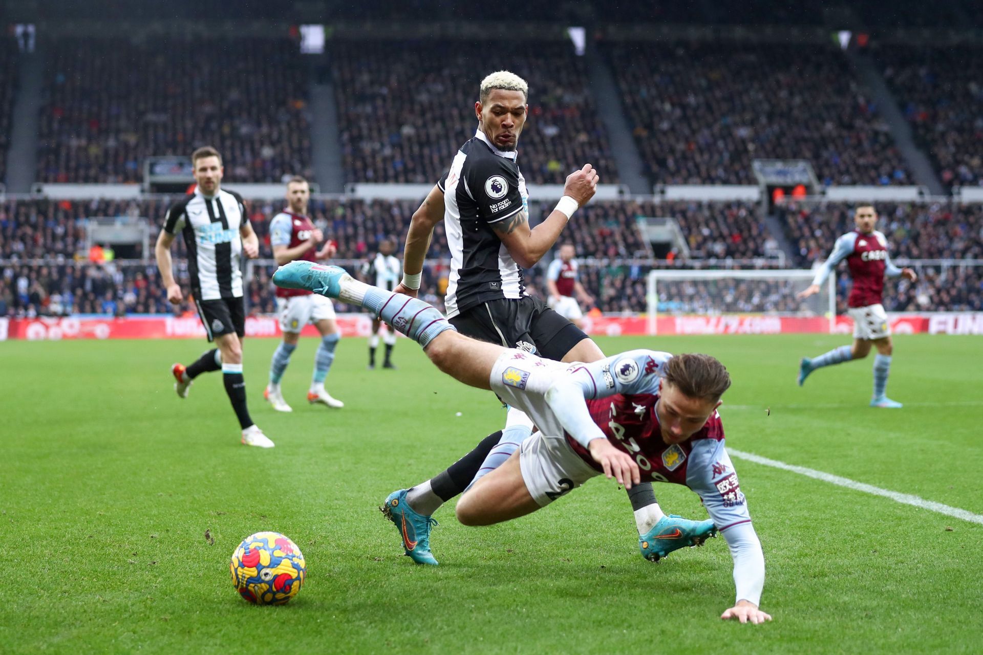 Newcastle United v Aston Villa - Premier League