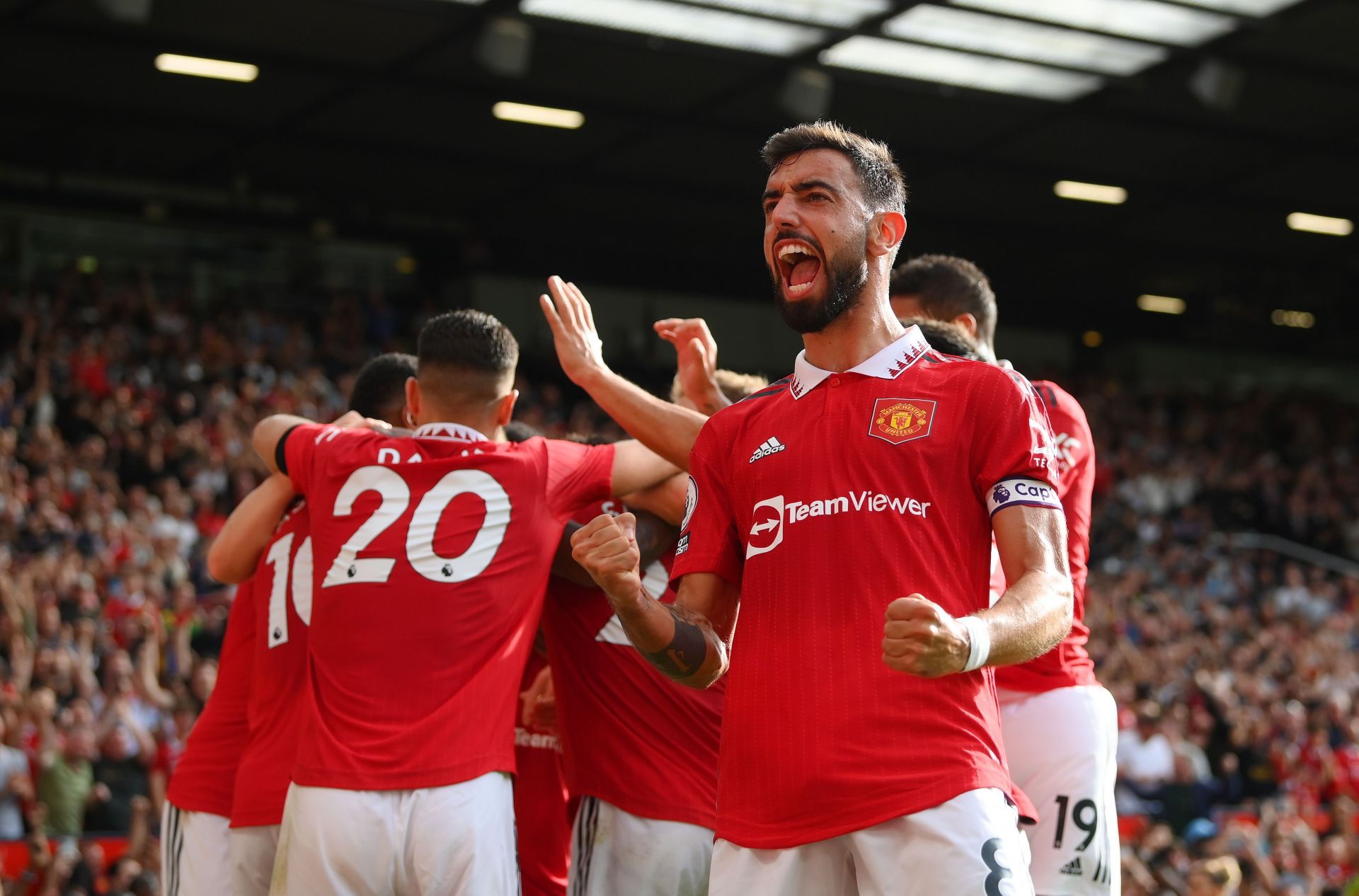 Bruno Fernandes celebrates a United goal against Arsenal FC - Premier League