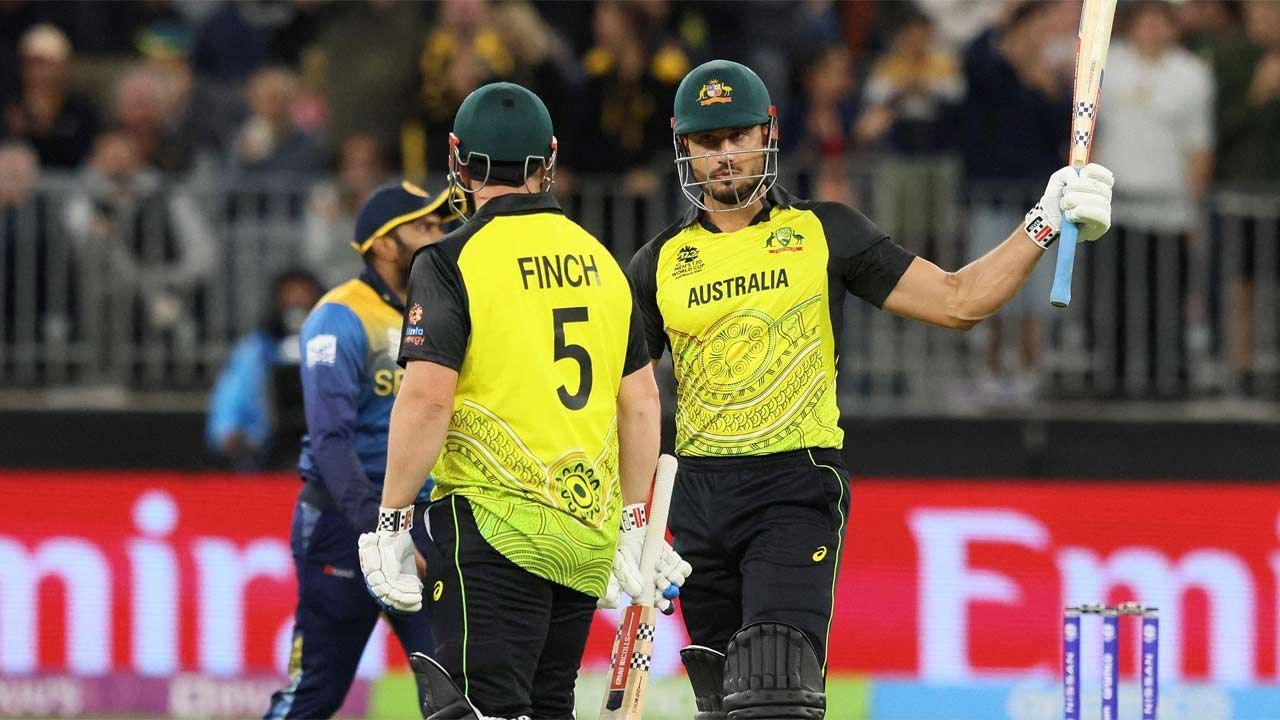 Marcus Stoinis (R) and Aaron Finch (L) added an unbroken 69. (Credits: Twitter)