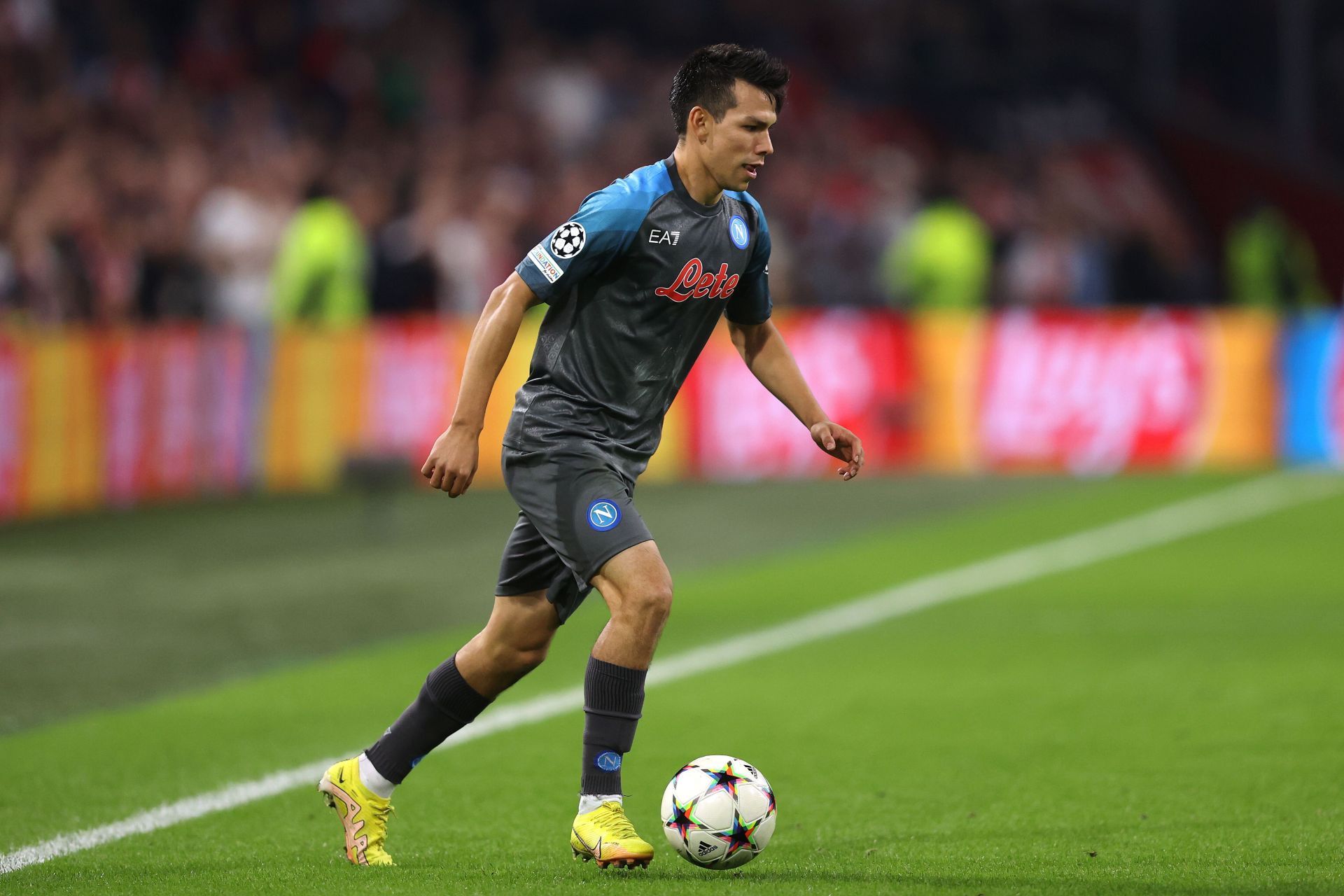 Hirving Lozano could leave Napoli for a suitable bid.