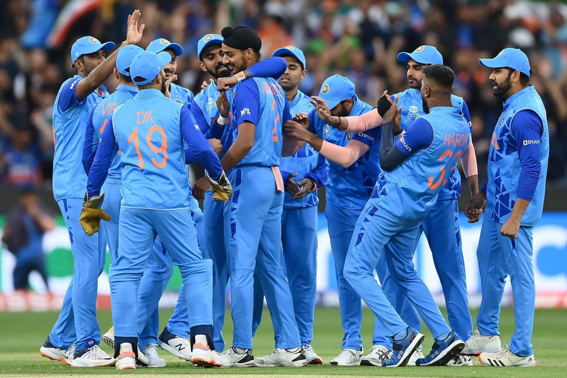 Arshdeep Singh got Team India’s T20 World Cup campaign off to a flying start, trapping Pakistan captain Babar Azam leg before for a golden duck. He also dismissed Mohammad Rizwan for four and finished with figures of 3/32. Pic: Getty Images