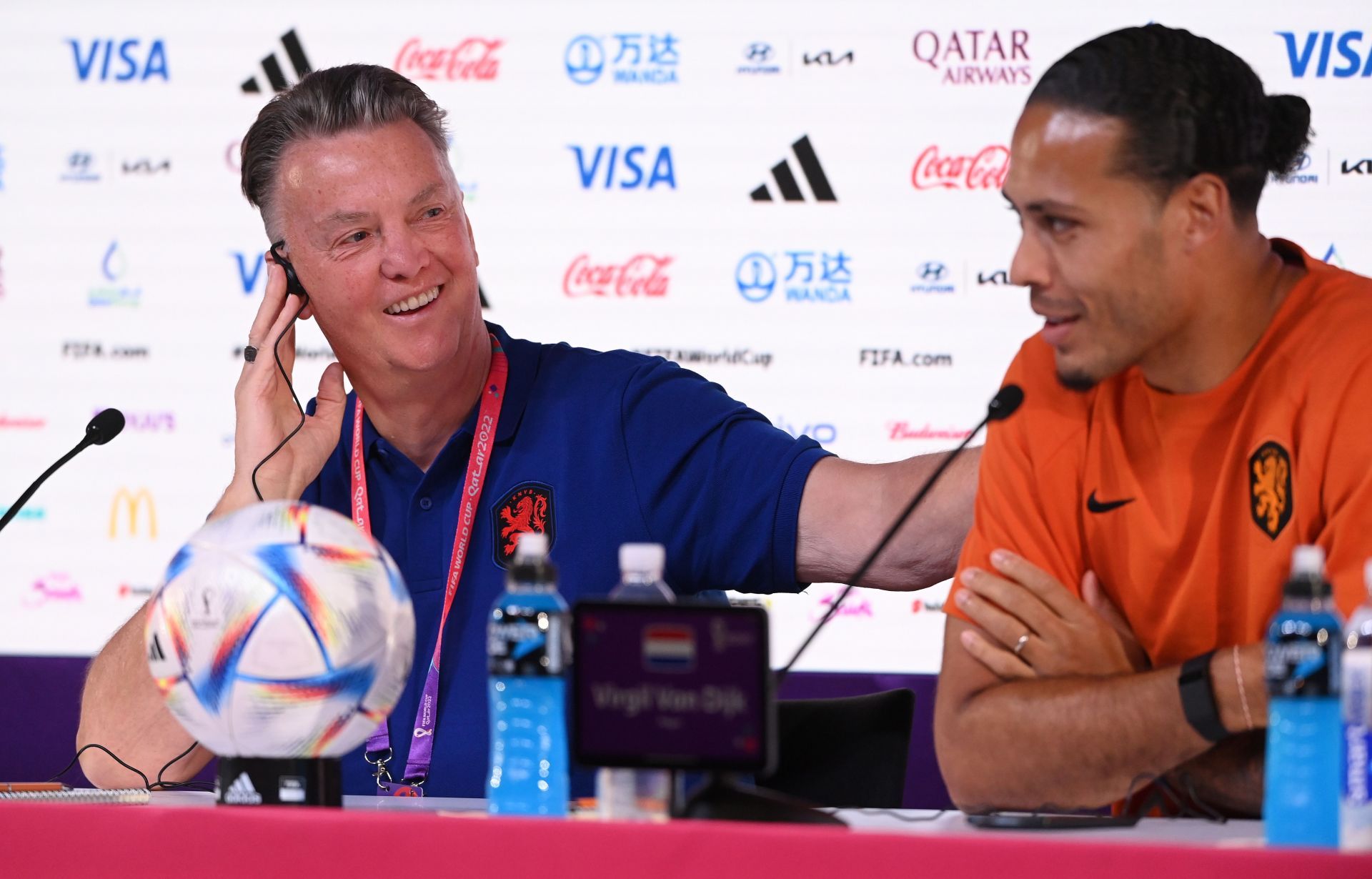 Van Gaal has a cherishable moment with a reporter