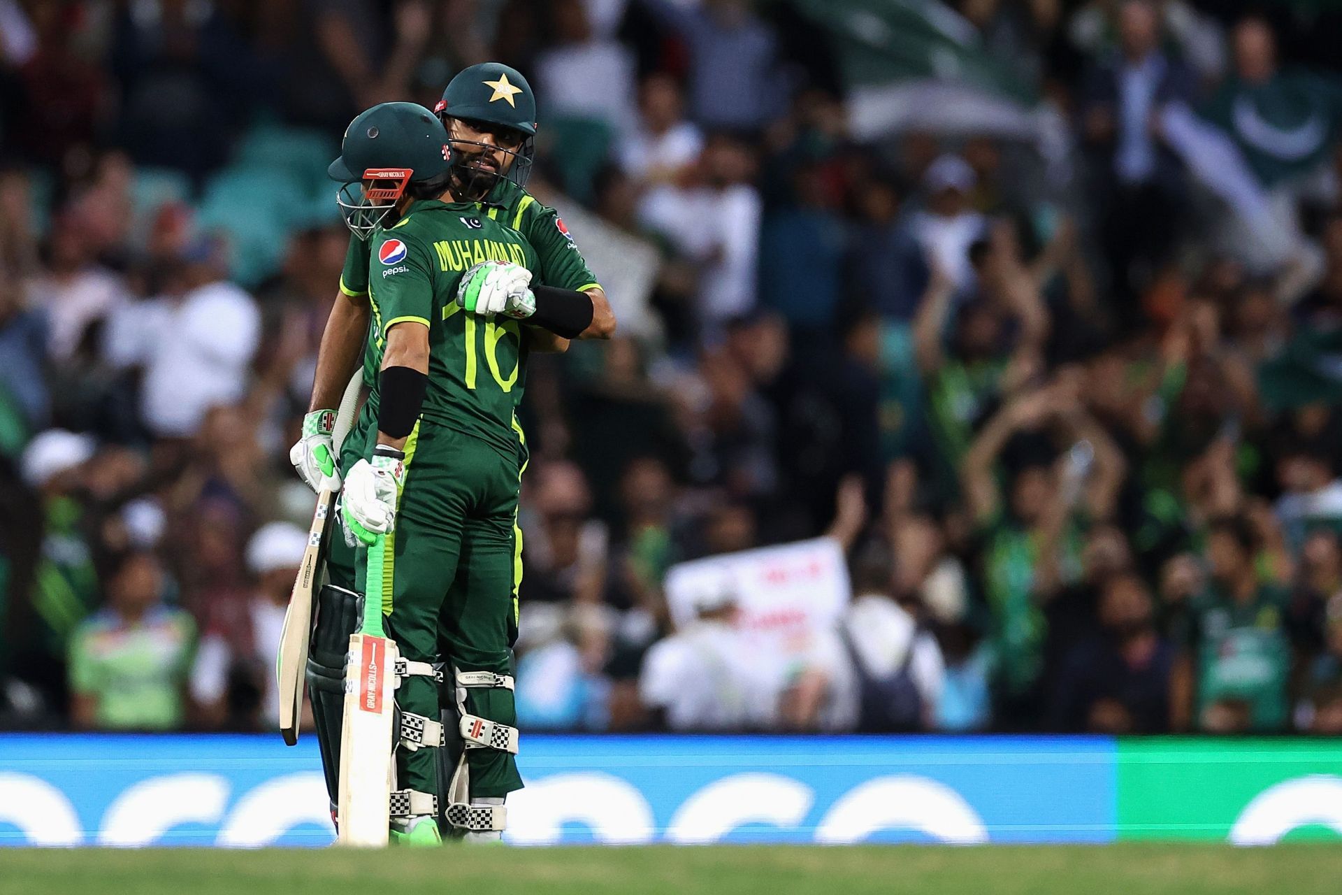 Babar Azam and Mohammad Rizwan strung together a 105-run partnership against New Zealand.