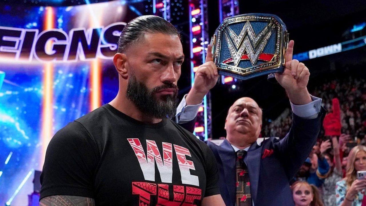 अनडिस्प्यूटेड WWE यूनिवर्सल चैंपियन रोमन रेंस और पॉल हेमन 