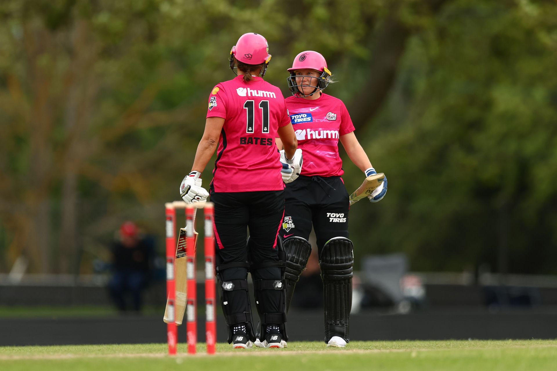 WBBL - Melbourne Renegades v Sydney Sixers