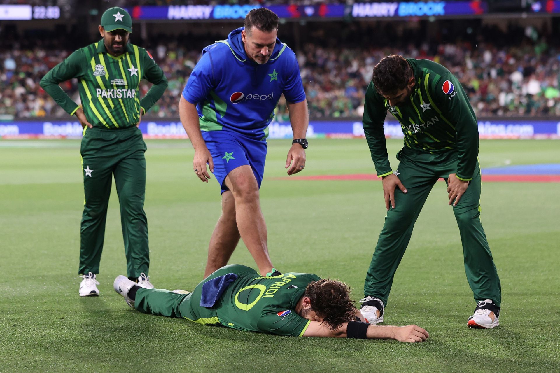Shaheen Shah Afridi aggravated his knee injury while taking Harry Brook&#039;s catch.