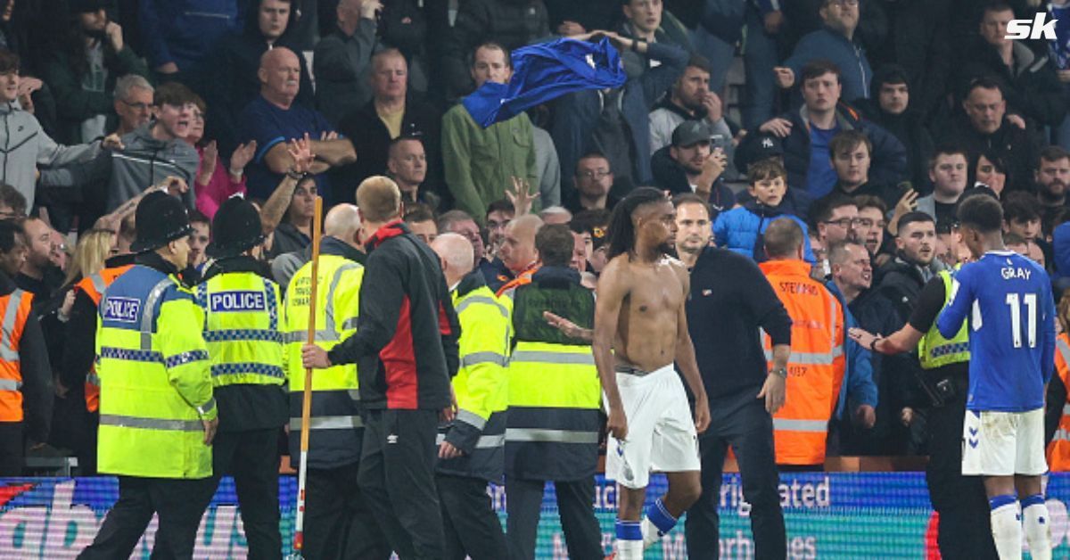 Everton fans furious with their team following another defeat