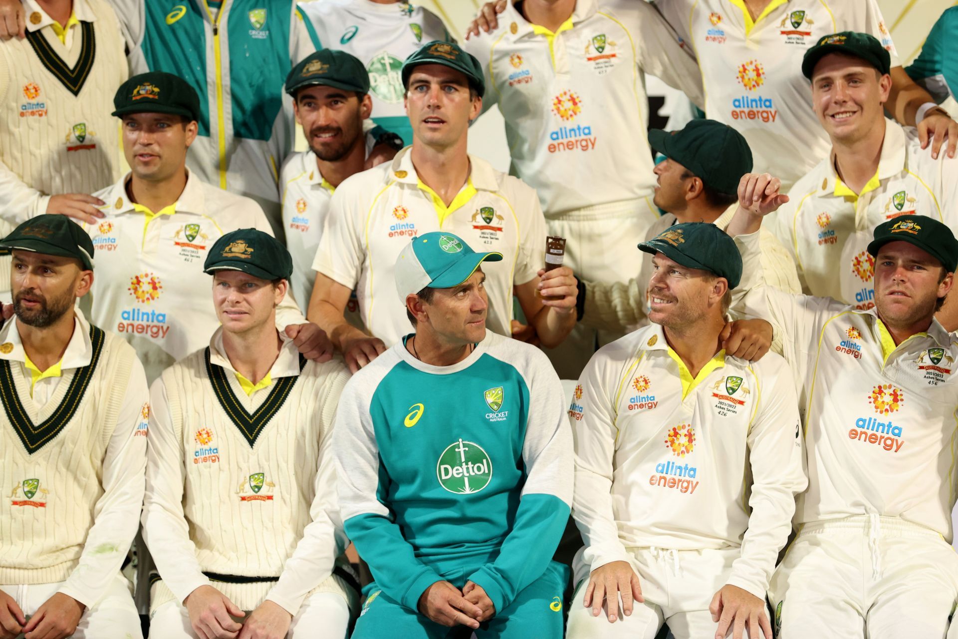 Justin Langer with the Australian team. (Credits: Getty)