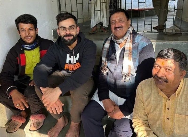 The cricketer and his wife visited an ashram in Nainital.