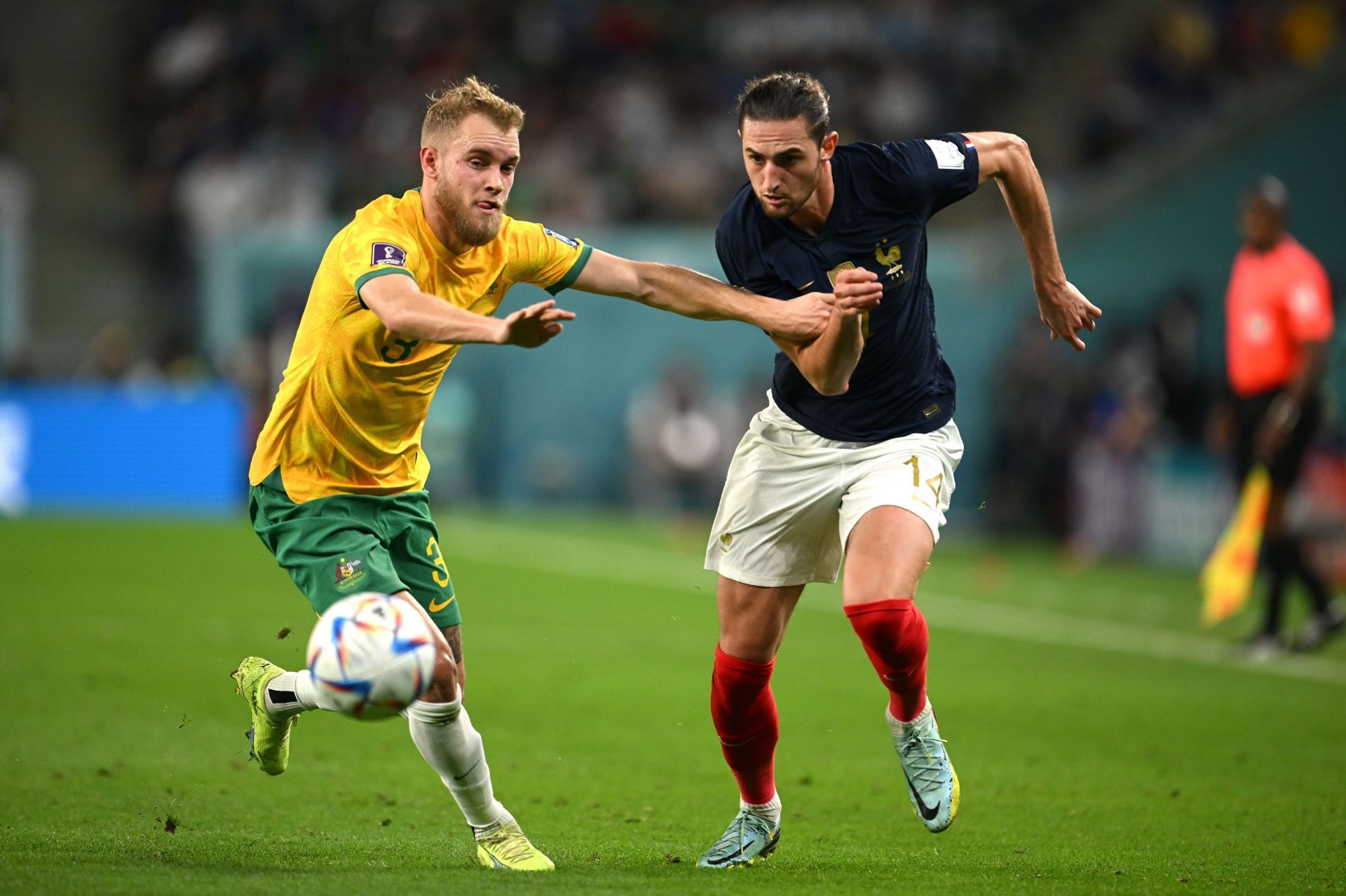 Nathaniel Atkinson loses possession to Rabiot