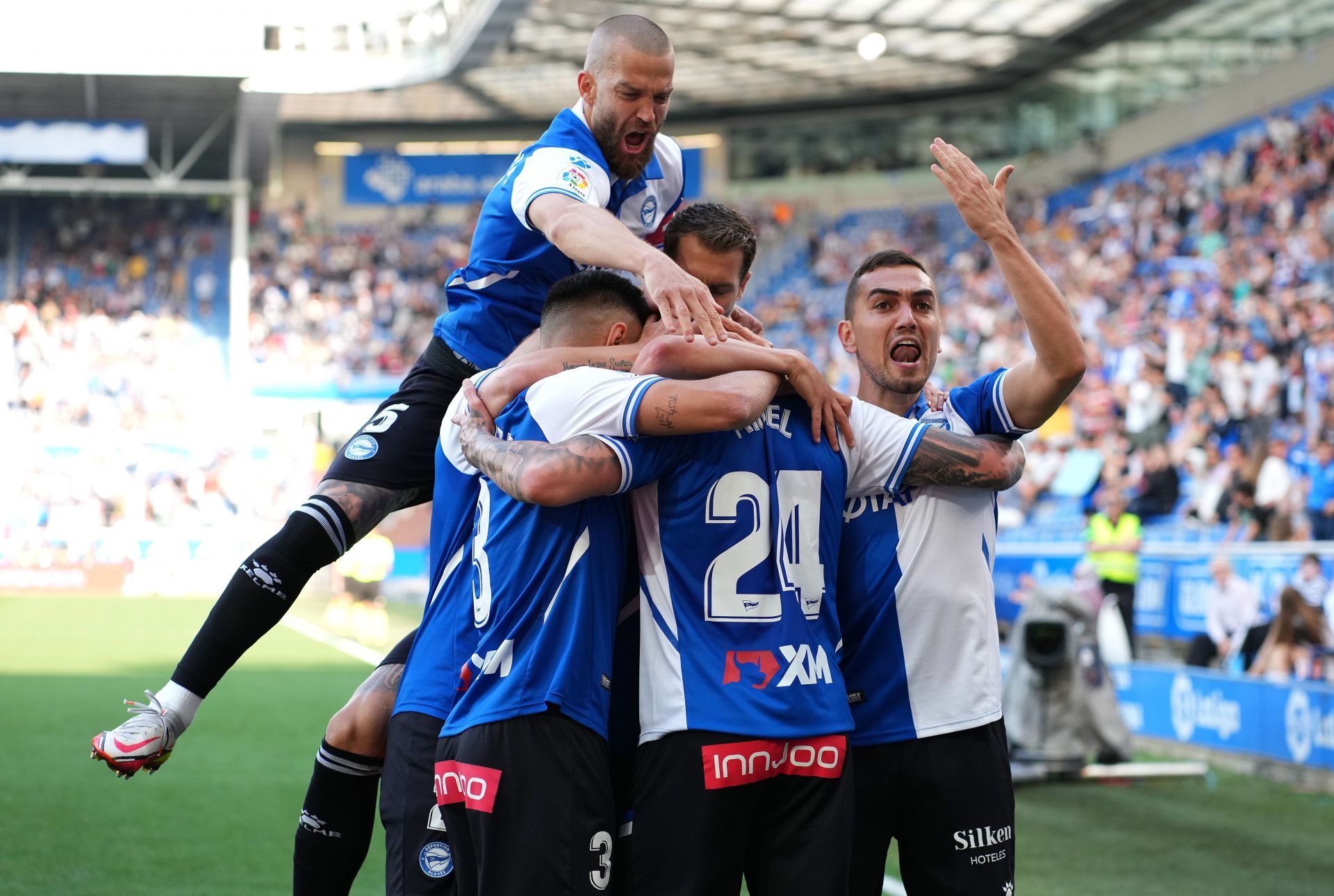 Deportivo Alaves v RCD Espanyol - La Liga Santander