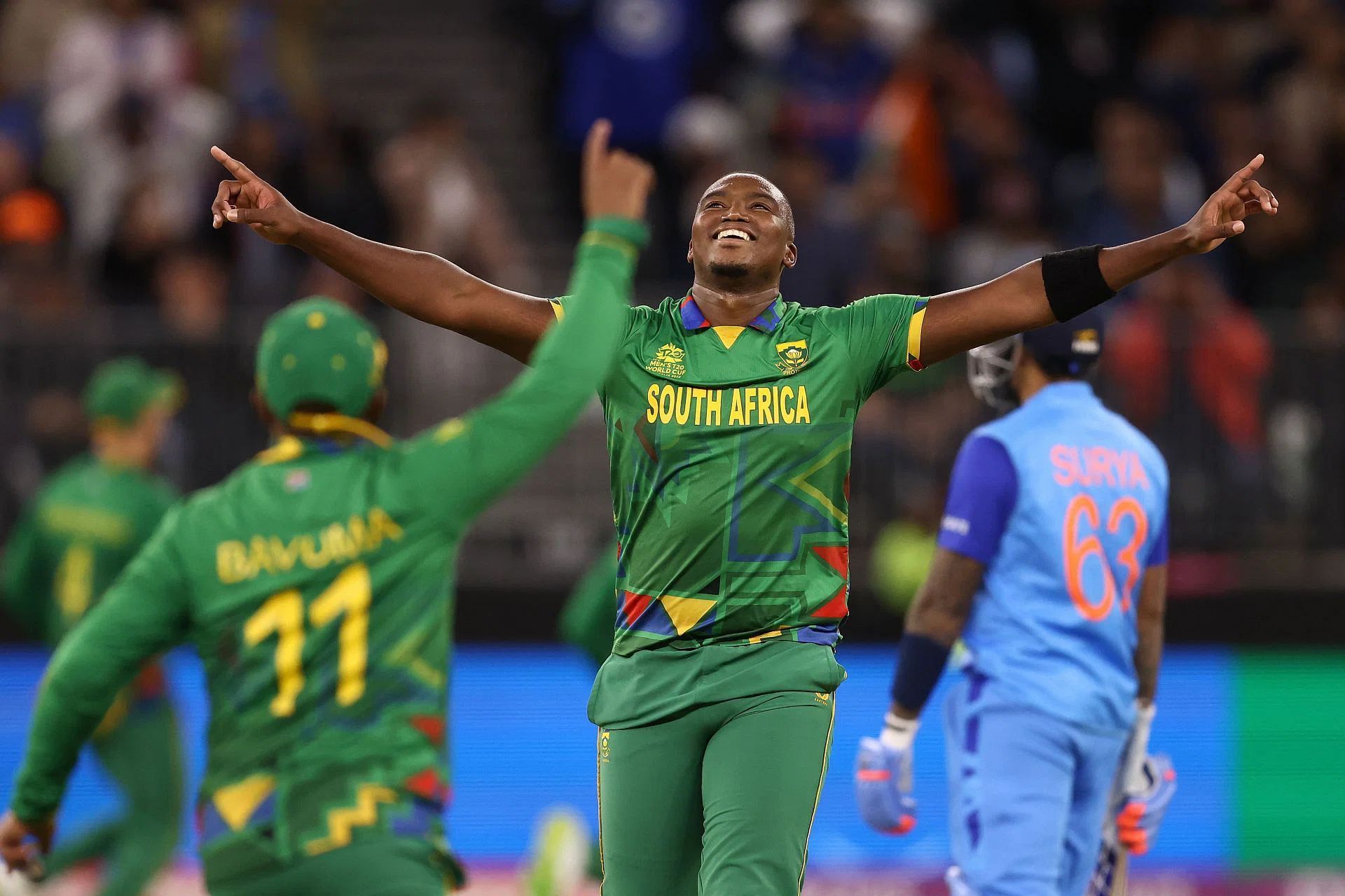 Team India&rsquo;s batters faltered against South Africa in Perth on a pitch that had pace and bounce. Lungi Ngidi claimed four of the first five Indian wickets to fall as the Men in Blue lost half their side for 49 inside nine overs. Pic: Getty Images