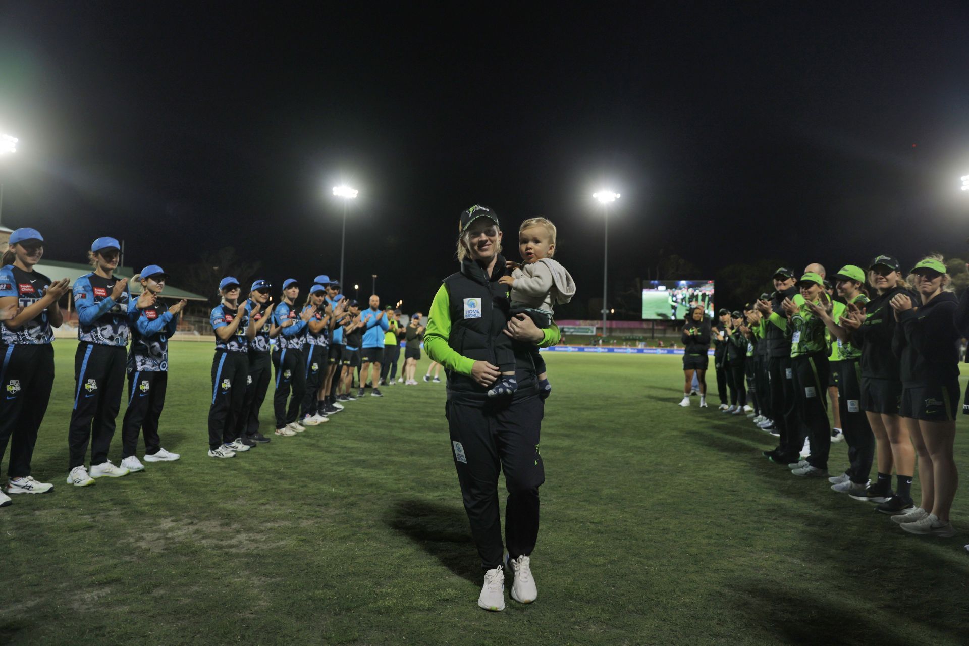 WBBL - Sydney Thunder v Adelaide Strikers