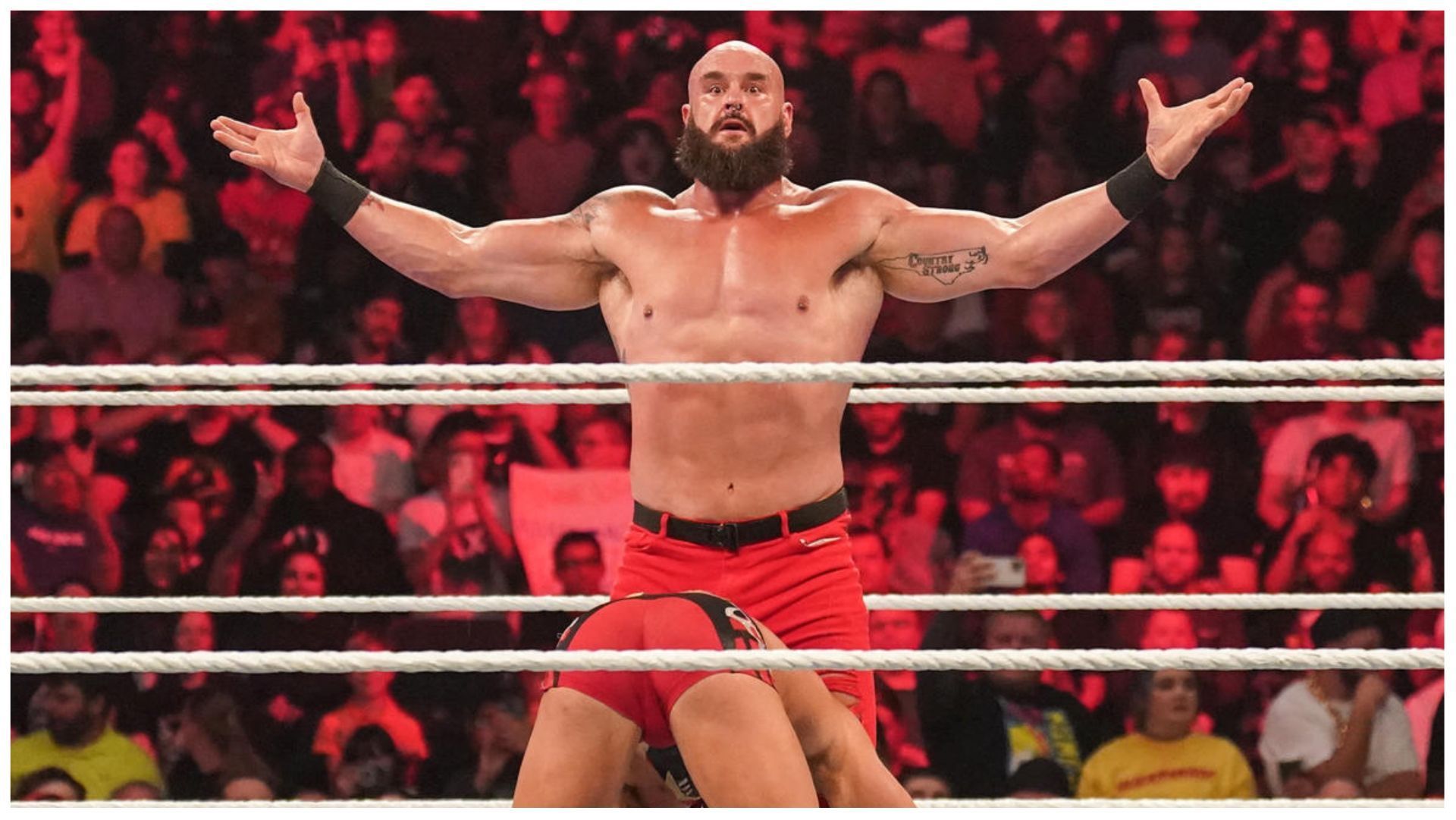 Strowman about to do some slammin'. (Image via WWE)