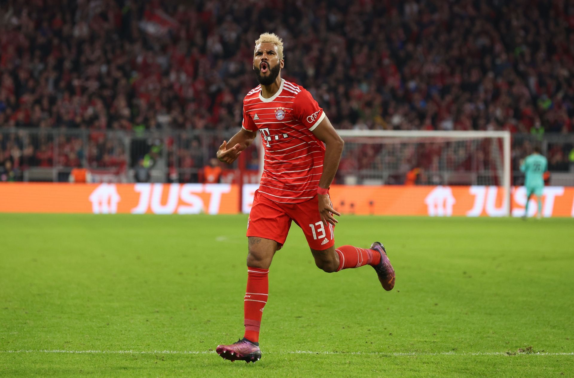 Choupo-Moting celebrates his goal.