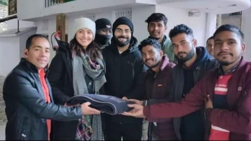 The cricketer and Anushka Sharma with fans.