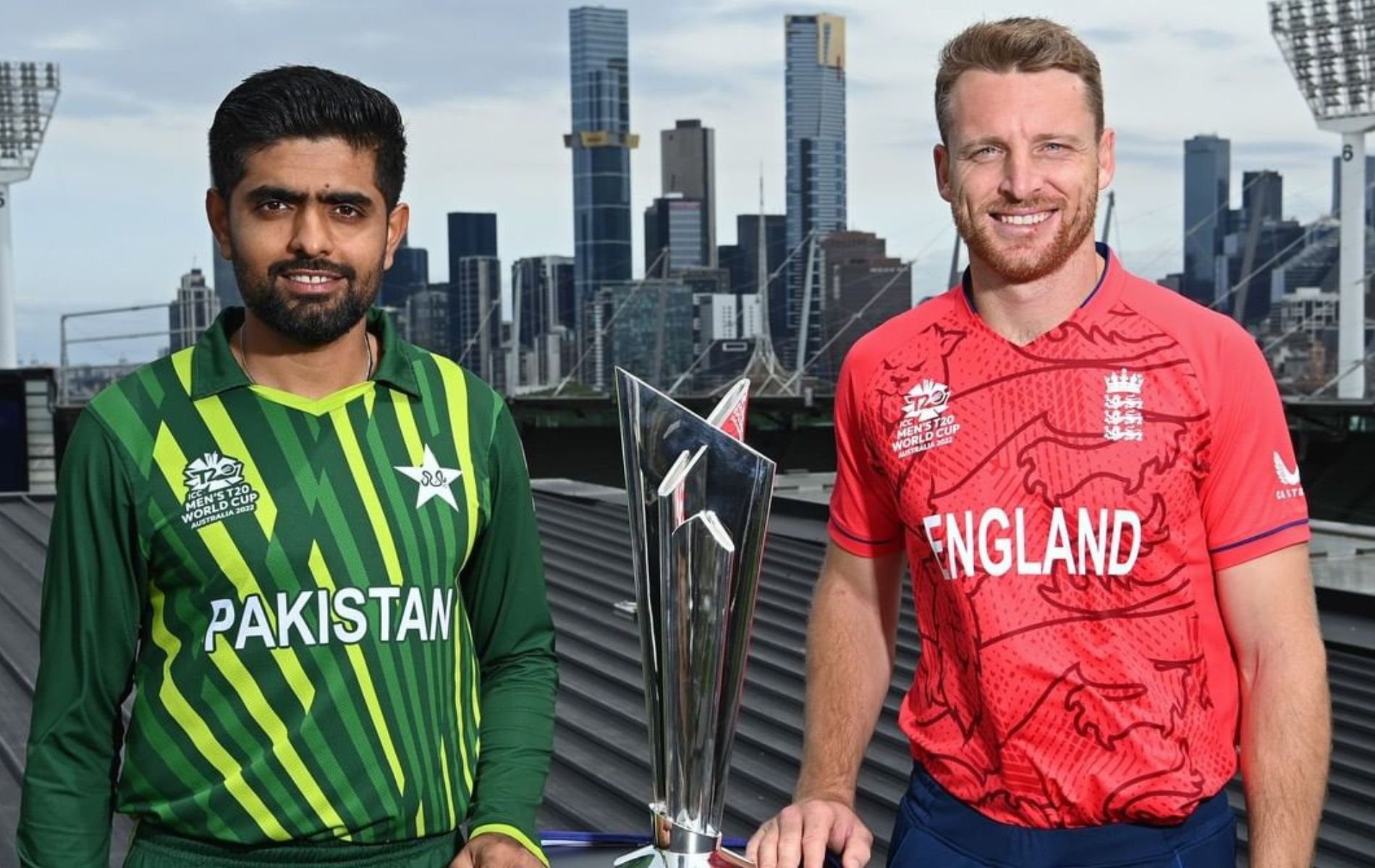Babar Azam (L) and Jos Buttler (R) with the T20 World Cup trophy. (Pic: Twitter)