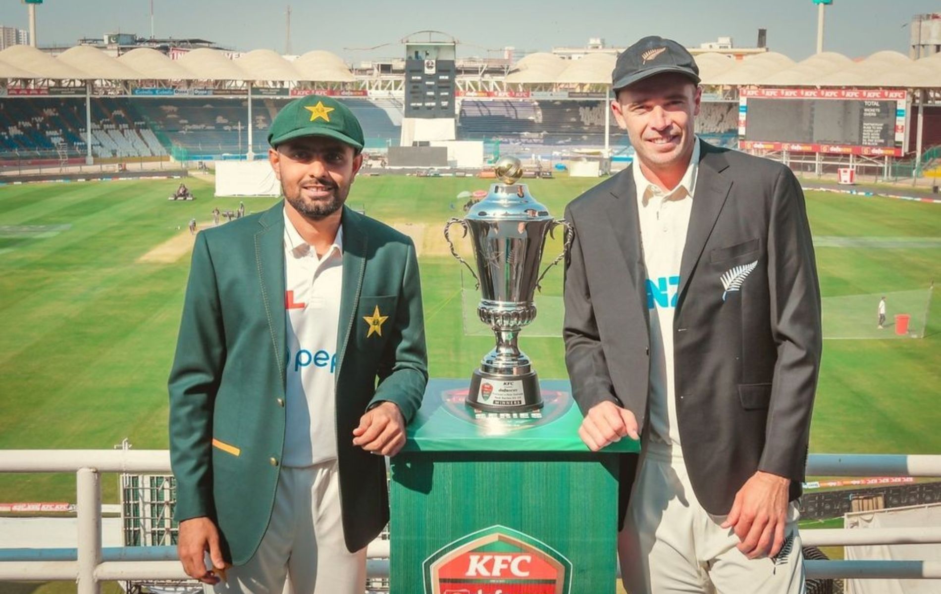 Pakistan captain Babar Azam (L) with New Zealand skipper Tim Southee (R). (Pic: Twitter)