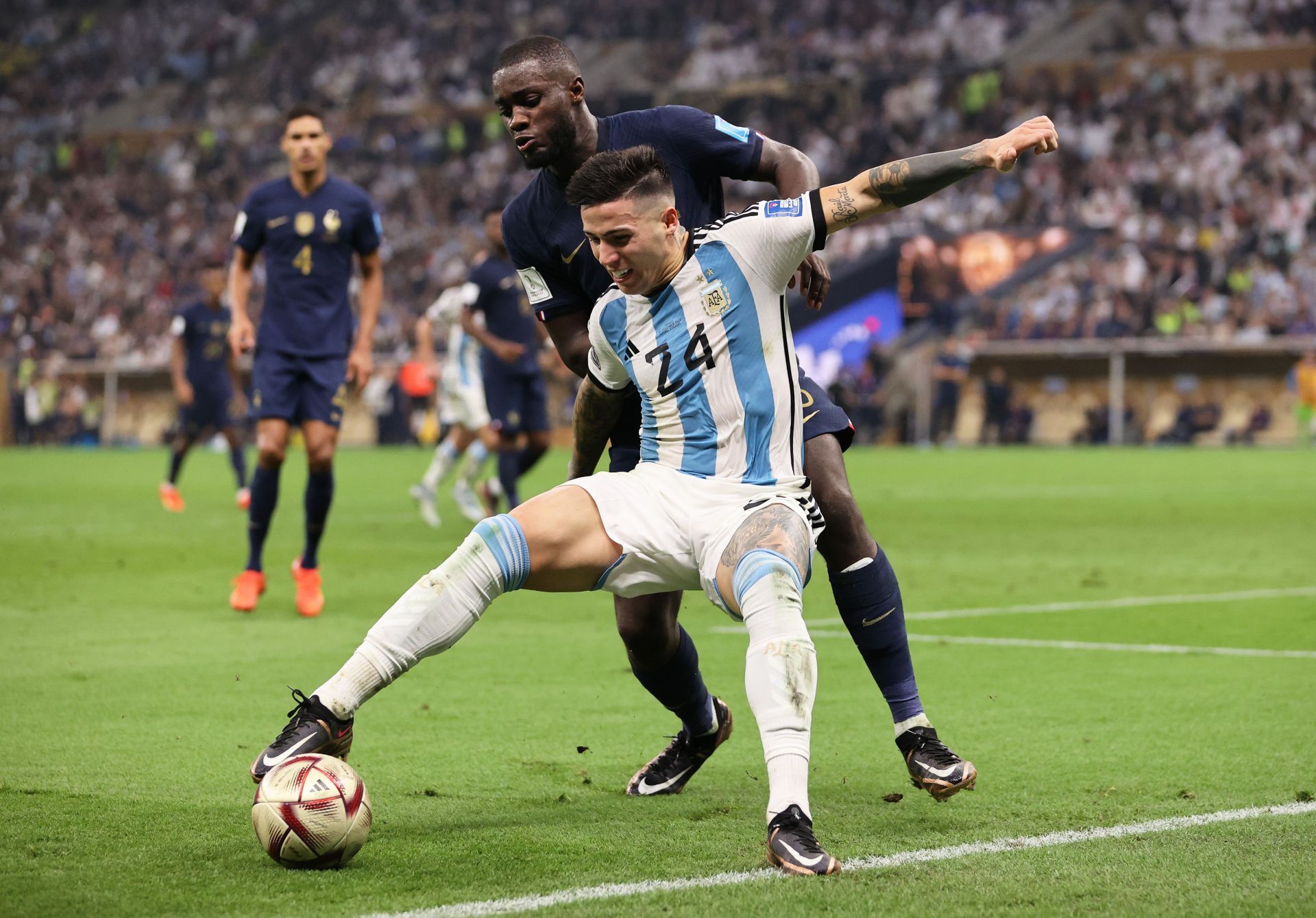 Enzo Fernandez has admirers at the Parc des Princes.