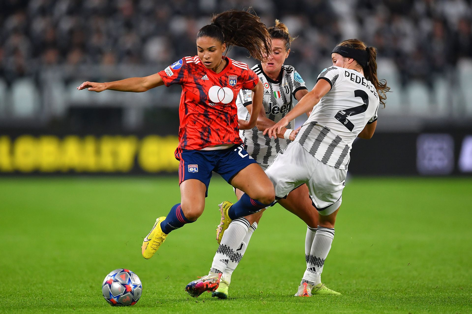 Juventus v Olympique Lyonnais: Group C - UEFA Women